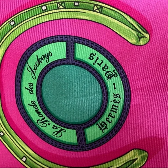 Hermès La Ronde Des Jockeys Silk Scarf. - Picture 8 of 16